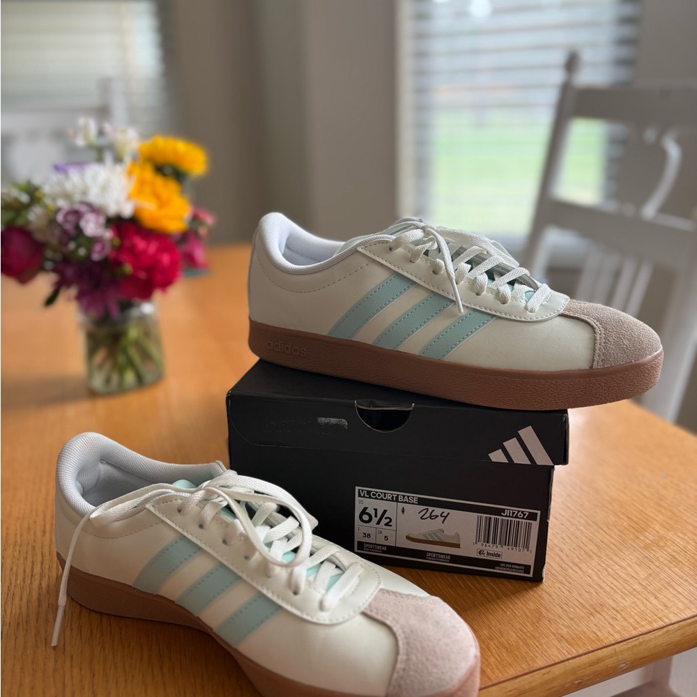 Adidas VL Court Base White Blue Gum Sole Sneakers 6.5 NIB